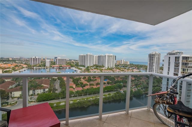 3675 N Country Club Drive 2202, Aventura, FL 33180