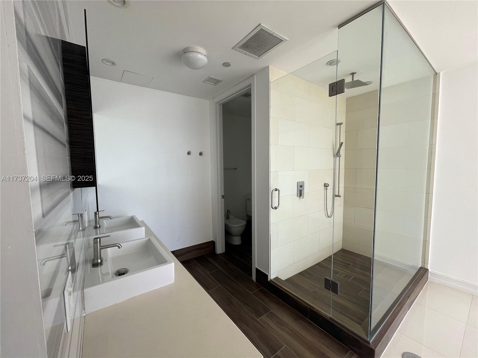 1100 Biscayne Boulevard 1906, Miami, FL 33132 photo 11