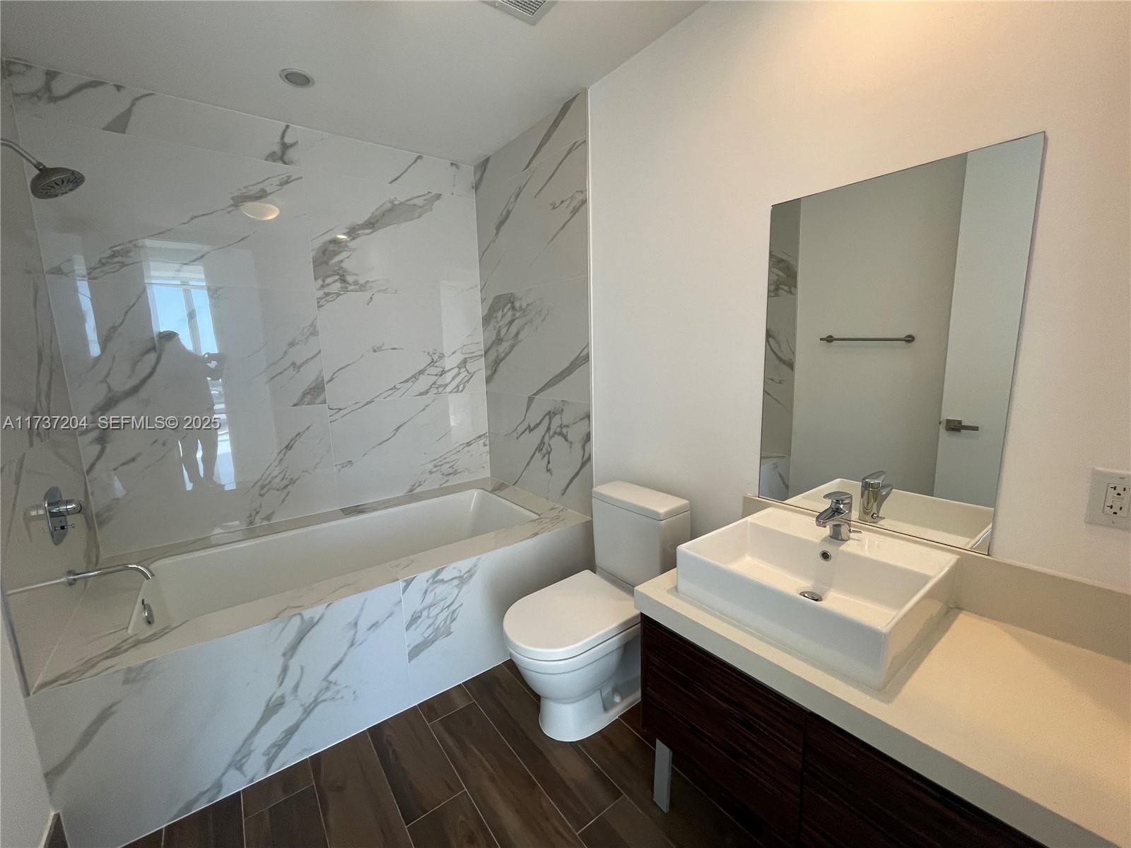1100 Biscayne Boulevard 1906, Miami, FL 33132 photo 25