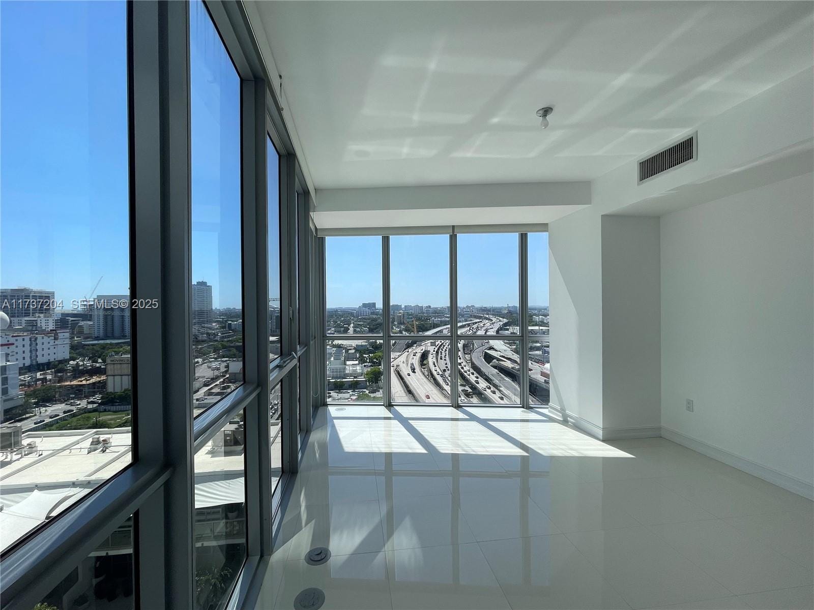 1100 Biscayne Boulevard 1906, Miami, FL 33132 photo 10