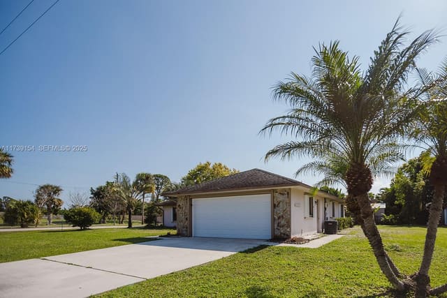 5800 Paleo Pines Circle, sold in Holiday Pines Subdivision Phase Iii, Fort Pierce, FL