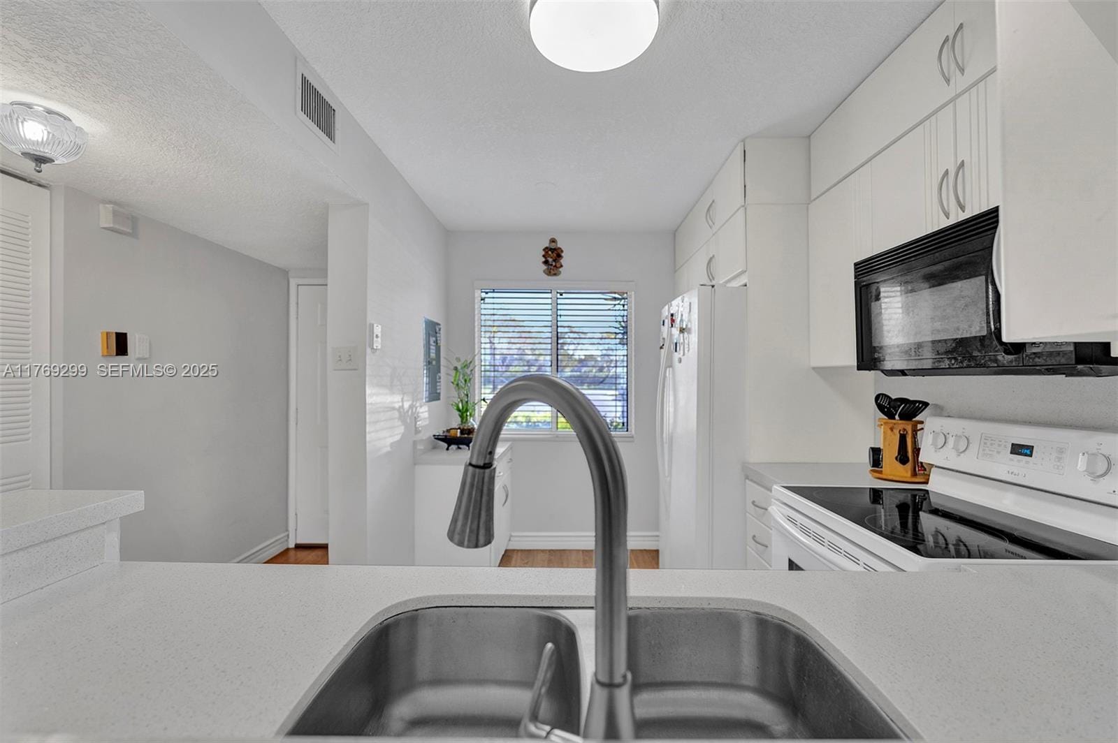 7730 NW 50th Street 102 — photo 9
