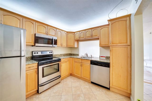 3905 N Nob Hill Road 106, sold in Sunrise Island Condominiu, Sunrise, FL