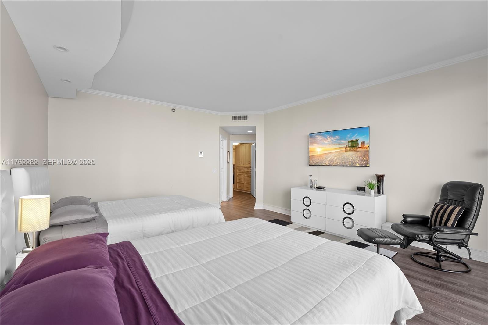 21150 Point Place 1102 — photo 8