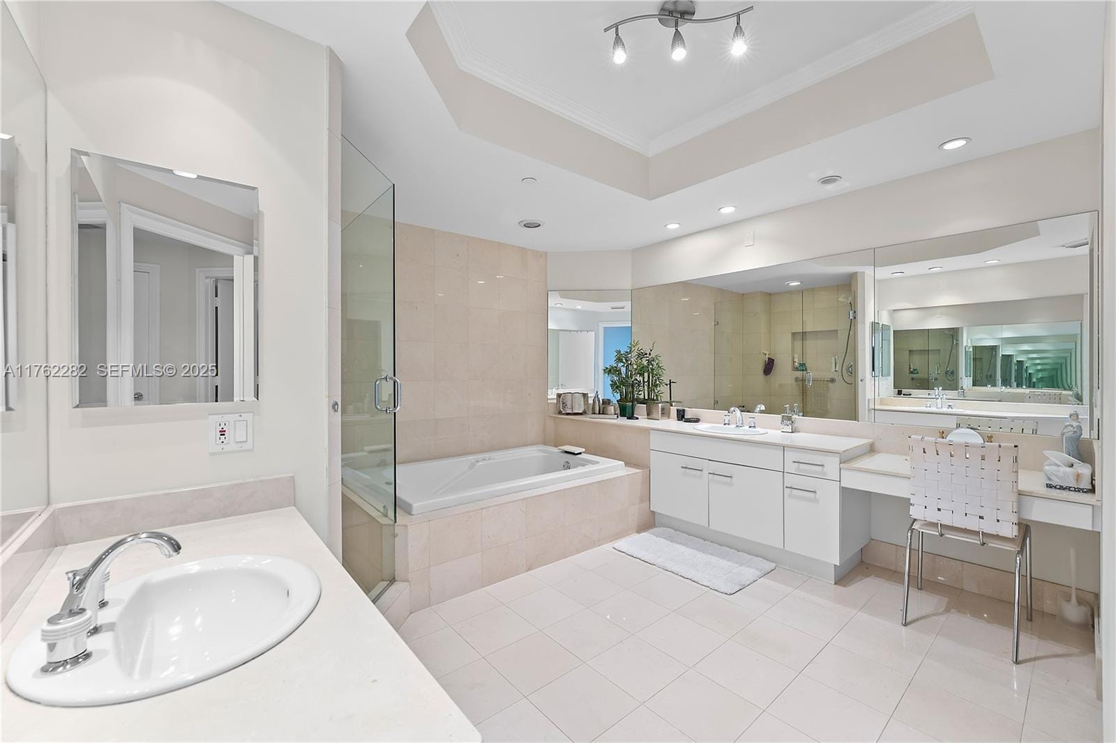 21150 Point Place 1102 — photo 10