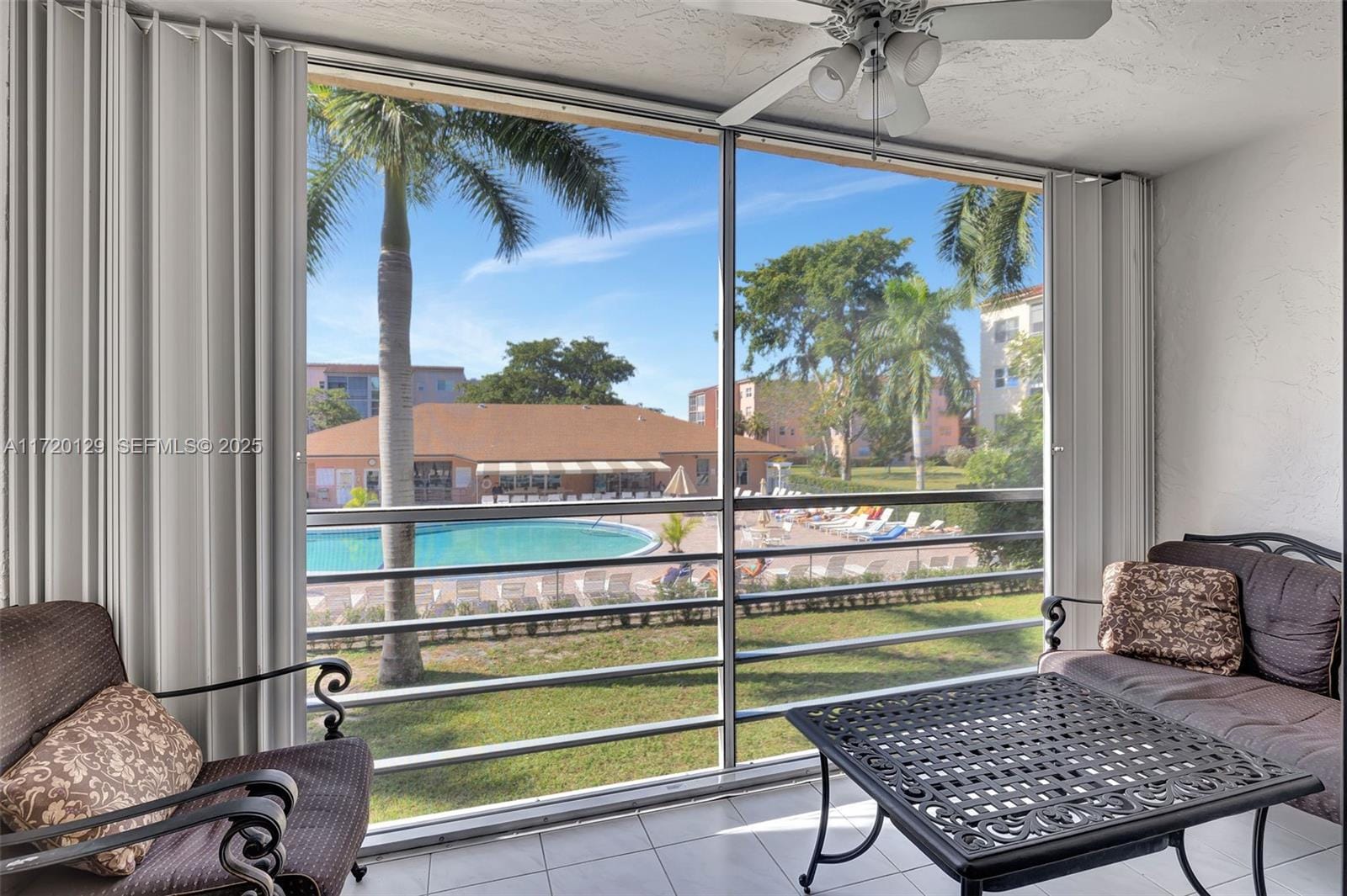 2811 Somerset Drive 203 — photo 2