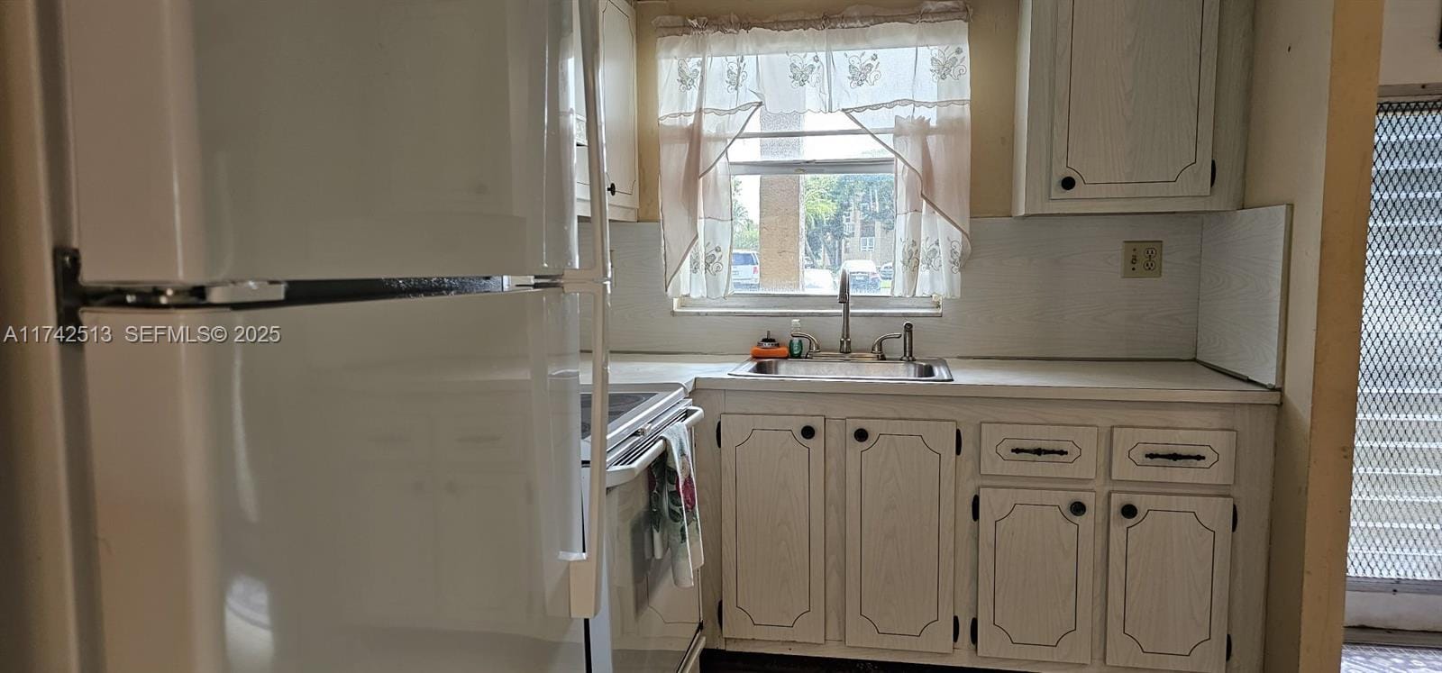9380 Sunrise Lakes Boulevard 103, Sunrise, FL 33322 photo 15