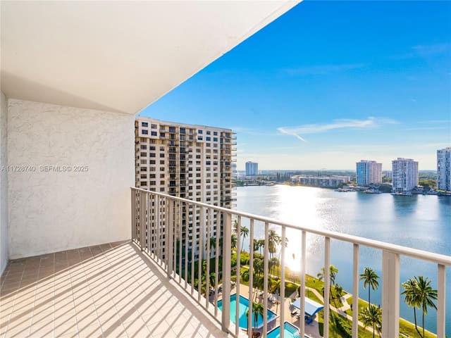 18181 NE 31st Court 1601, sold in Tower At Biscayne Cove Co, Aventura, FL