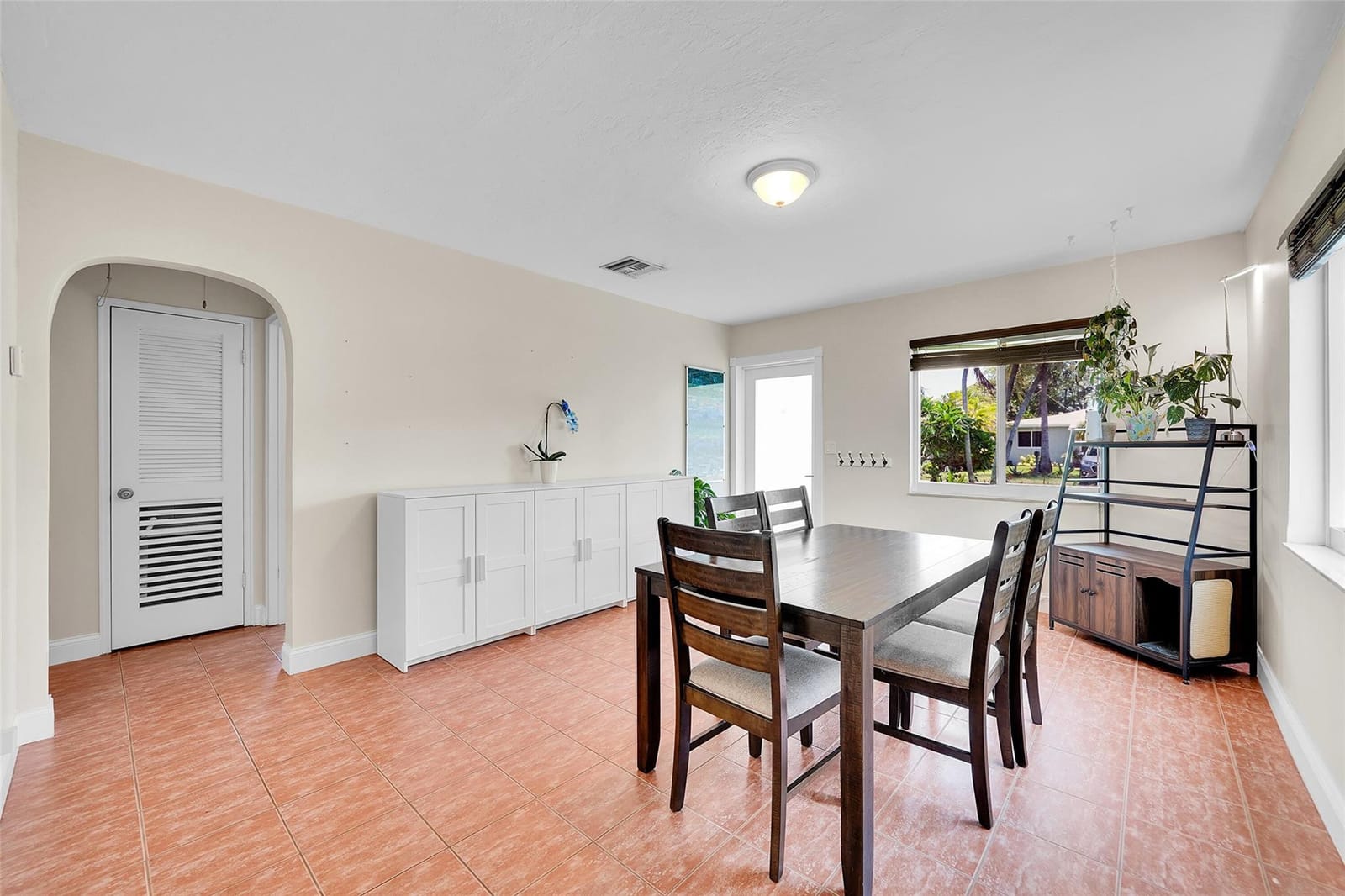 2835 Adams Street — photo 5