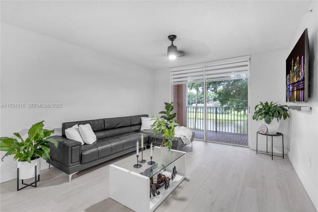 12142 Saint Andrews Place 206, Miramar, FL 33025