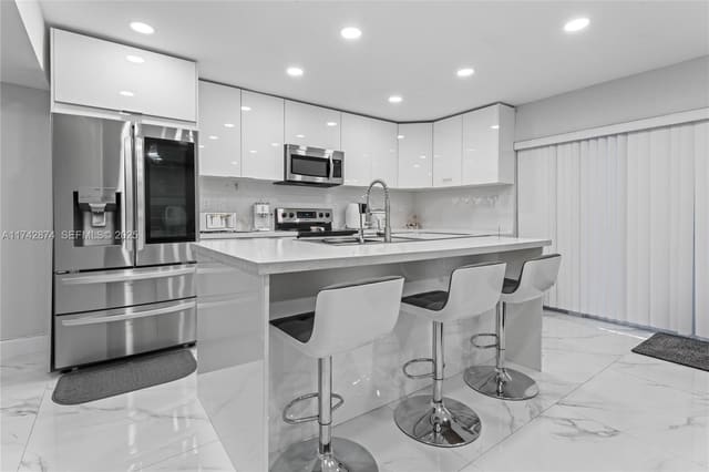 7140 W 2nd Way 7140, Hialeah, FL 33014