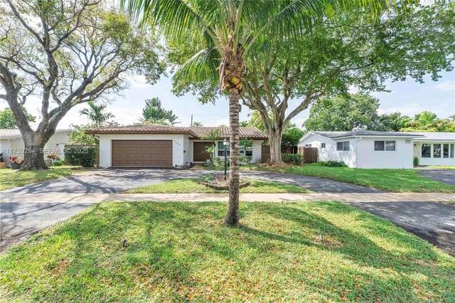 5300 Adams Street, Hollywood, FL 33021