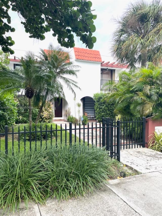 265 Grapetree Drive 108, sold in Grapetree Townhouse Condo, Key Biscayne, FL