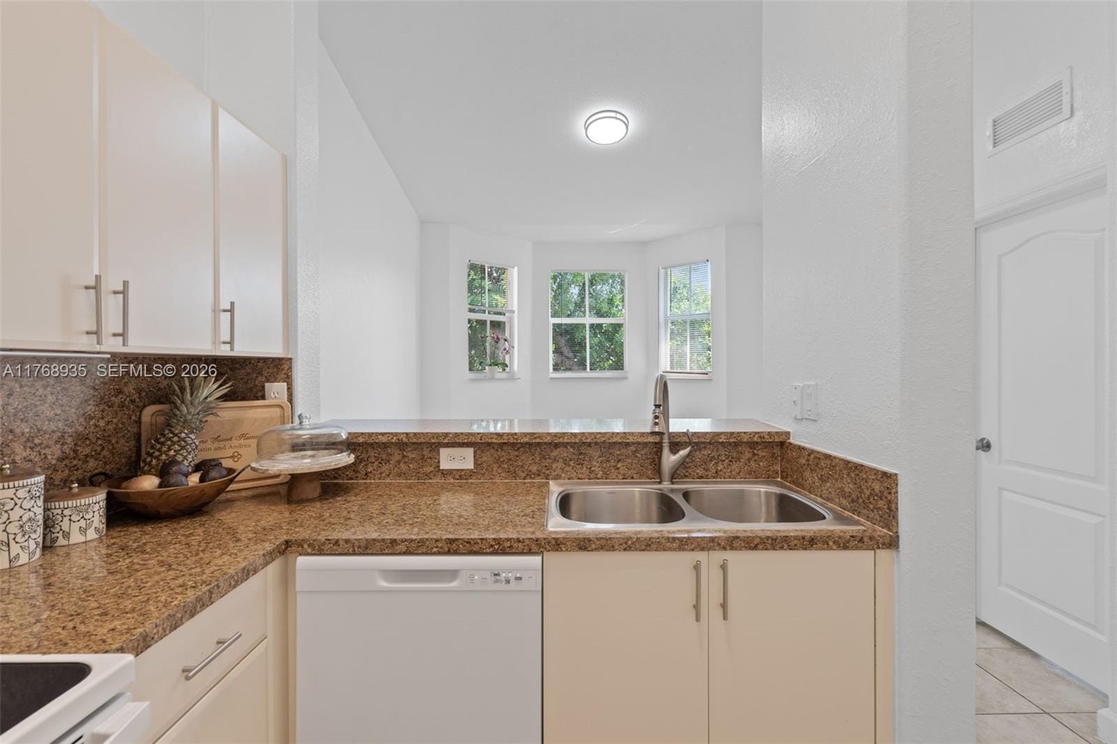 2731 SE 17th Avenue 211 — photo 11