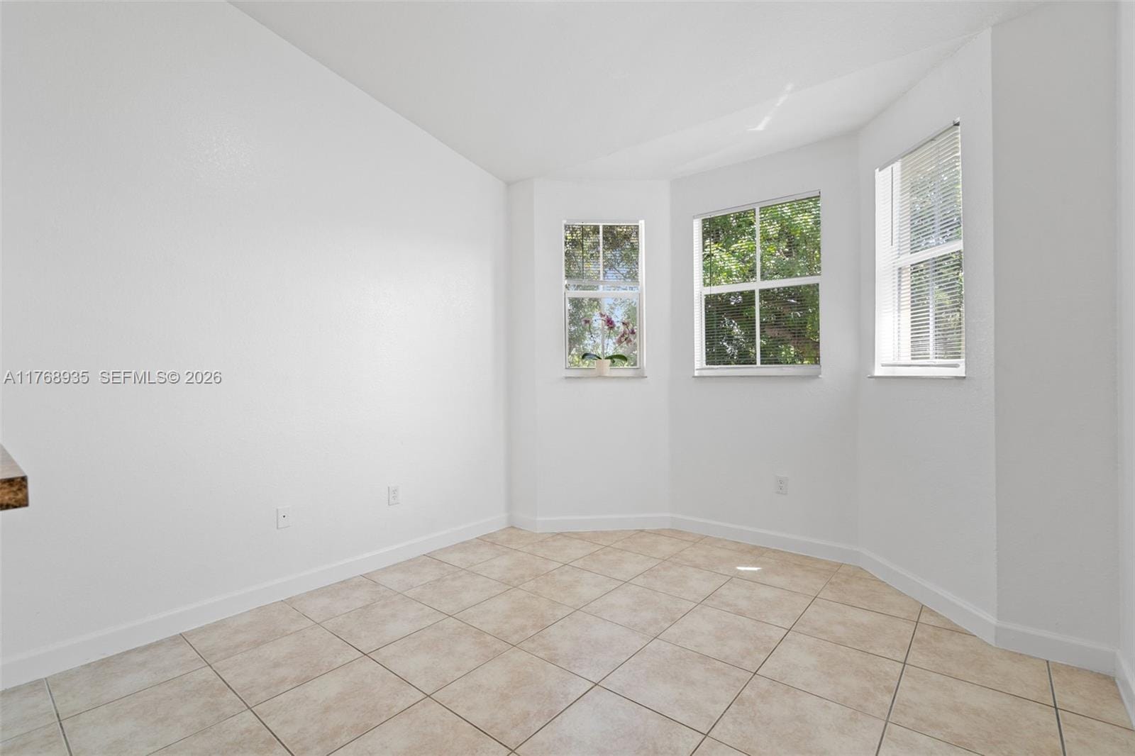 2731 SE 17th Avenue 211 — photo 12