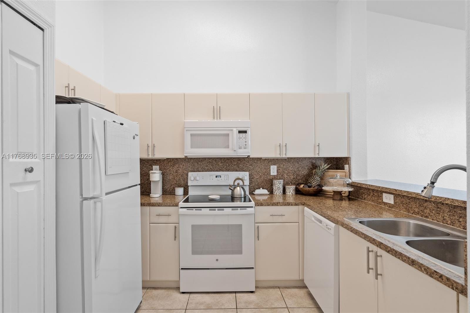 2731 SE 17th Avenue 211 — photo 10