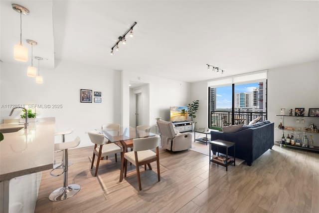 999 SW 1st Avenue 1405, Miami, FL 33130