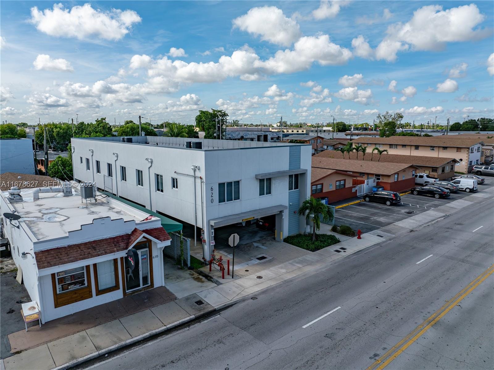 620 W 29th Street — photo 8