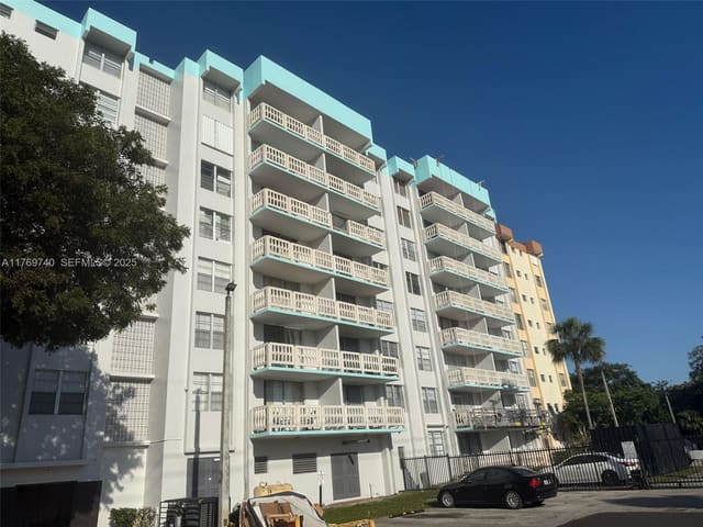 15600 NW 7th Avenue 311, sold in Parkway Towers Bldg 1 Con, Miami, FL