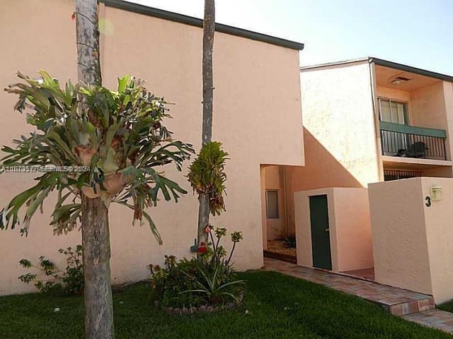 9173 Fontainebleau Boulevard 3, sold in Oakview Condo #4, Miami, FL