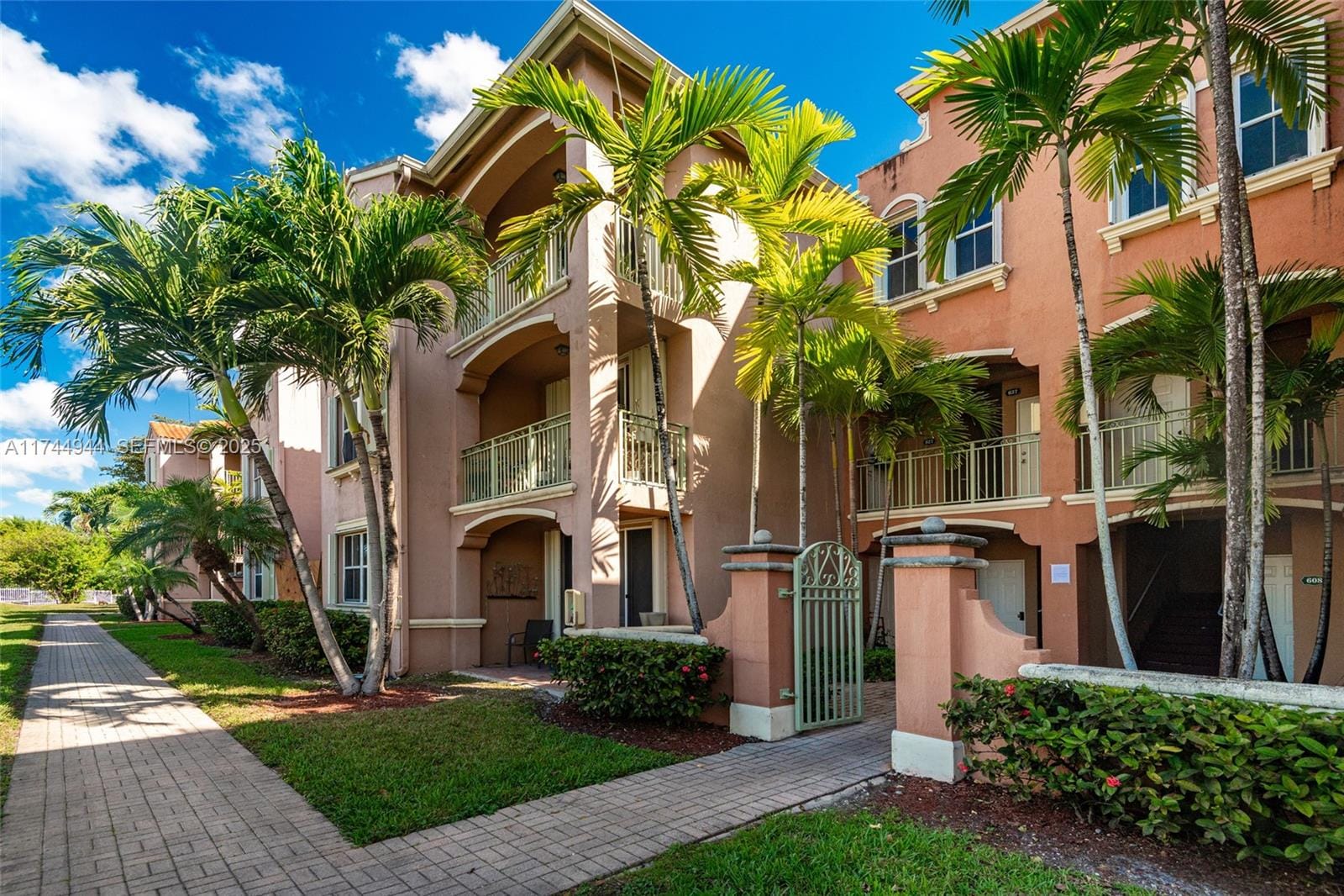 6670 NW 114th Avenue 638, Doral, FL 33178 photo 1