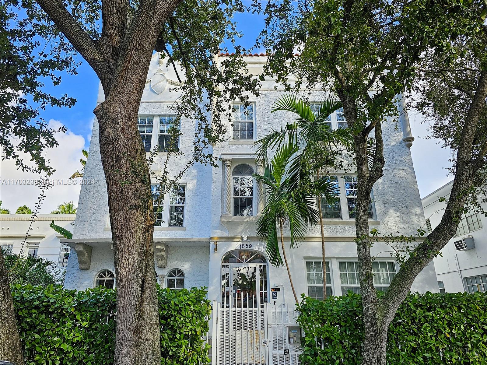 1559 Michigan Avenue 104