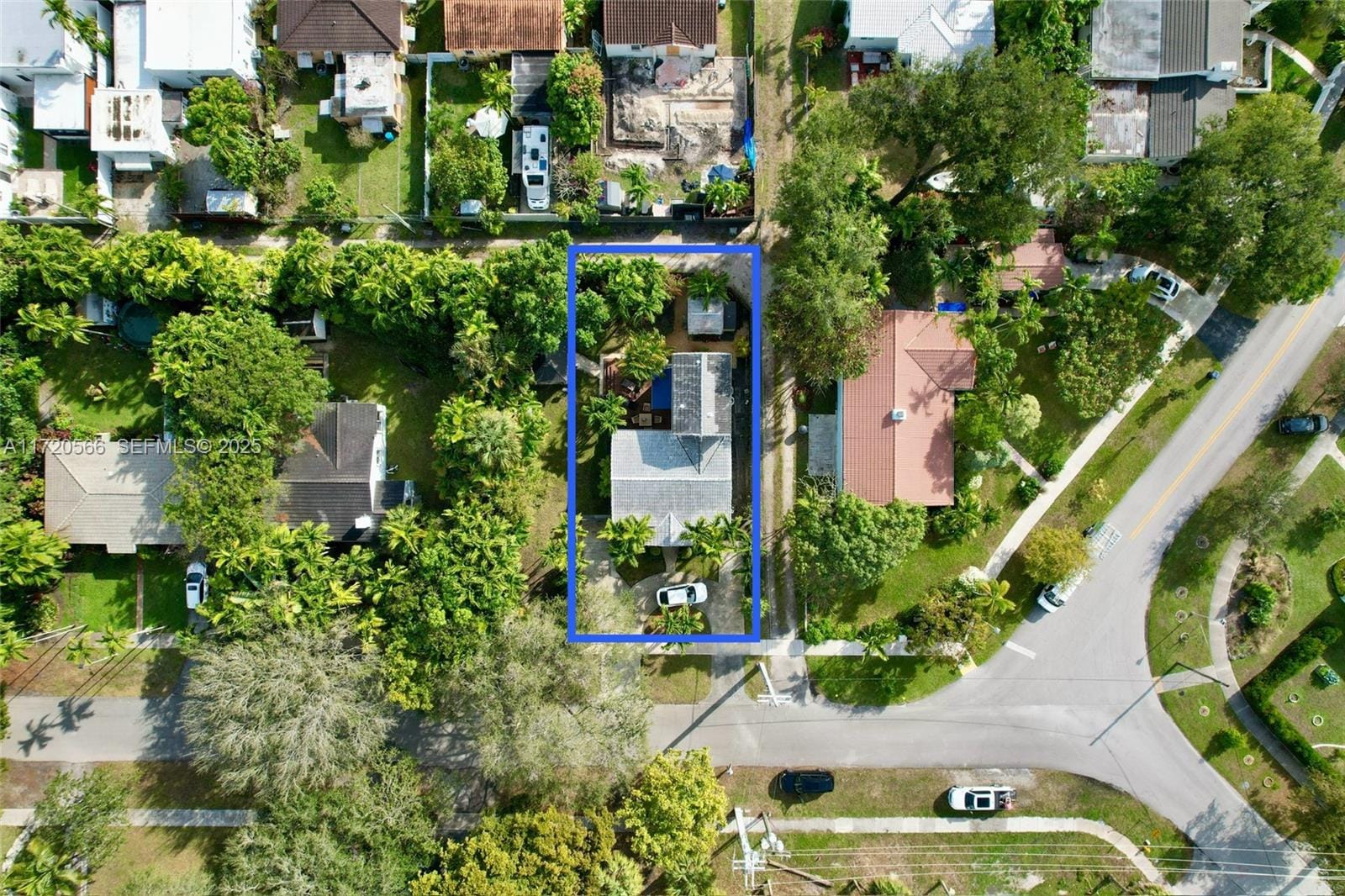 370 Hibiscus Drive, Miami Springs, FL 33166 photo 3