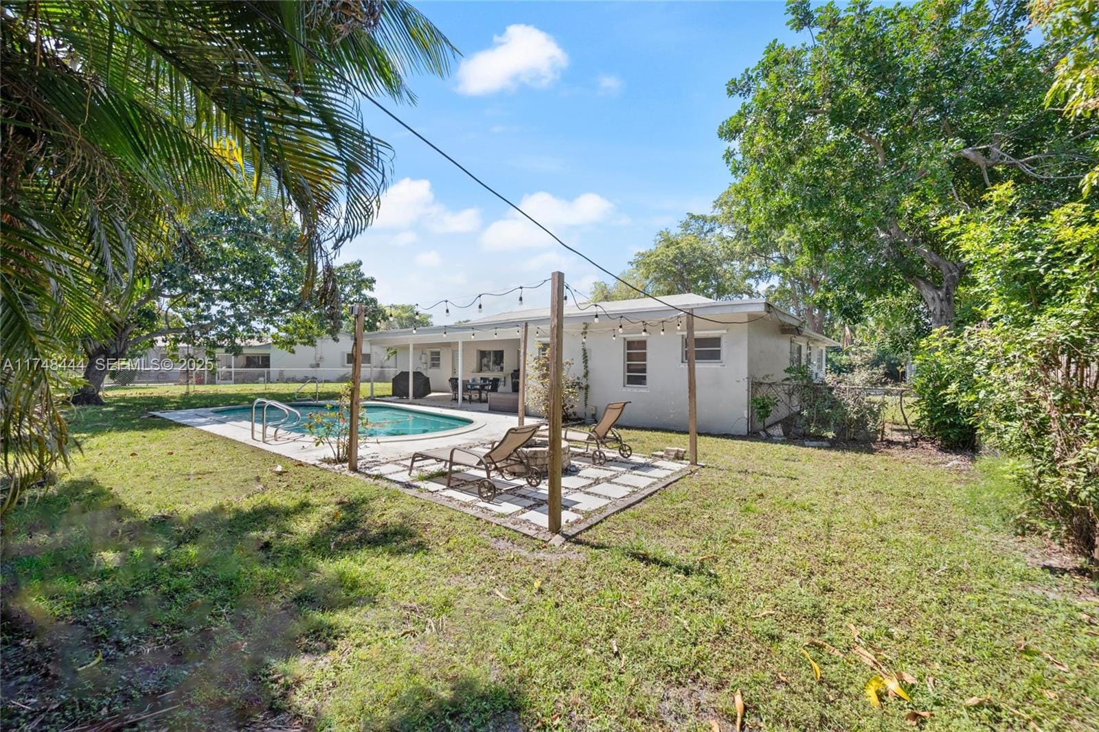 940 SW 52nd Avenue — photo 3