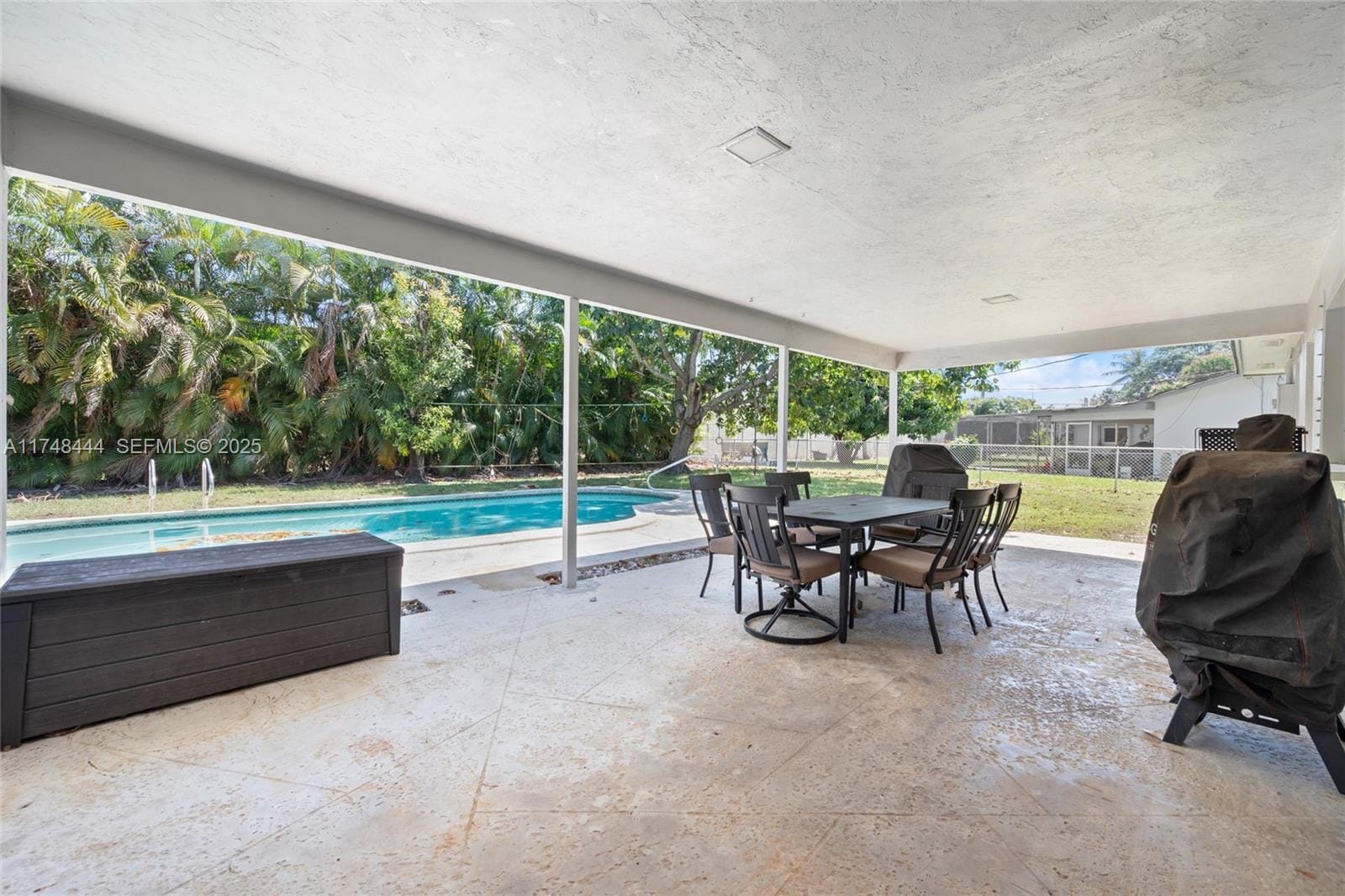 940 SW 52nd Avenue — photo 4