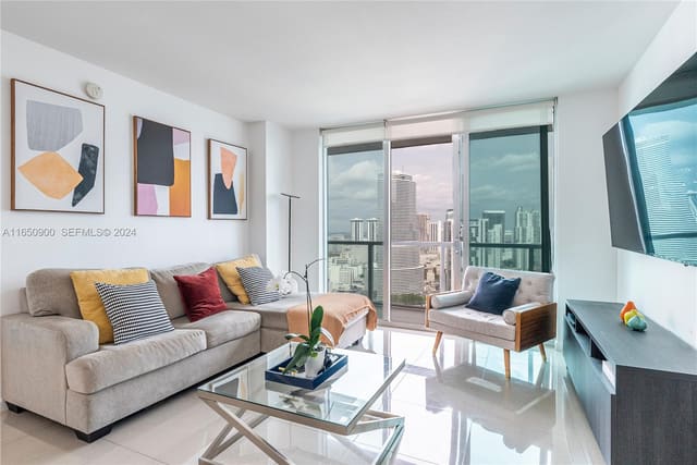 55 SE 6th Street 4005, Miami, FL 33131
