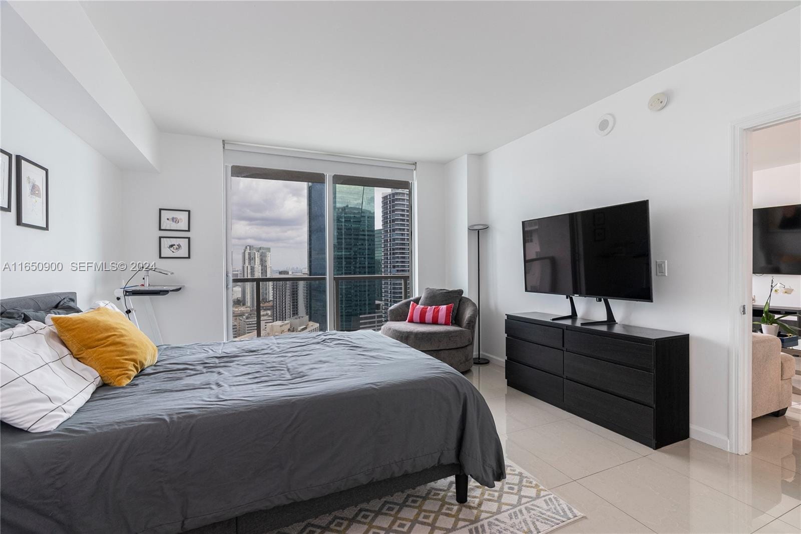 55 SE 6th Street 4005, Miami, FL 33131 photo 11