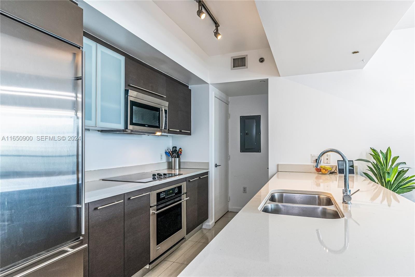 55 SE 6th Street 4005, Miami, FL 33131 photo 3