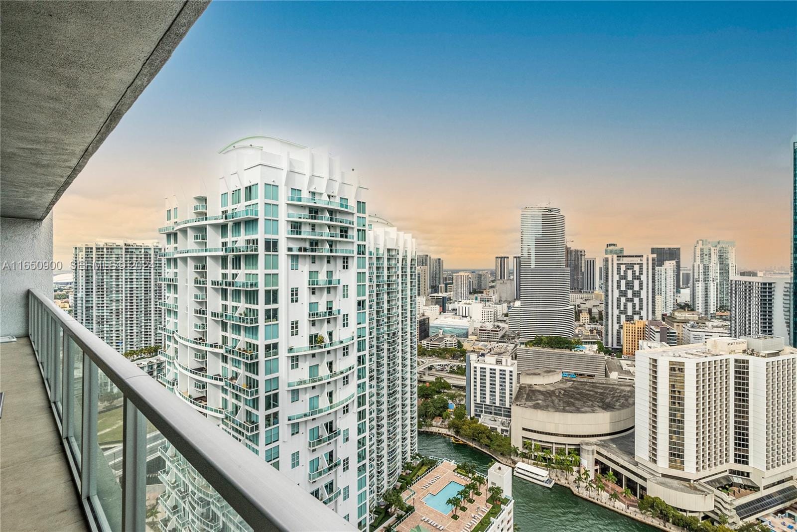 55 SE 6th Street 4005, Miami, FL 33131 photo 10