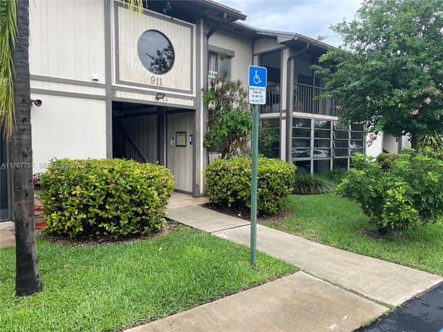 911 NE 199th Street 206-14, sold in Carmel At California Cl C, Miami, FL