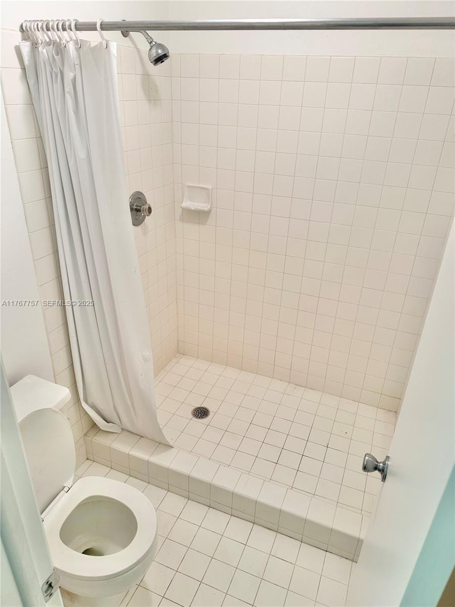 911 NE 199th Street 206-14 — photo 10