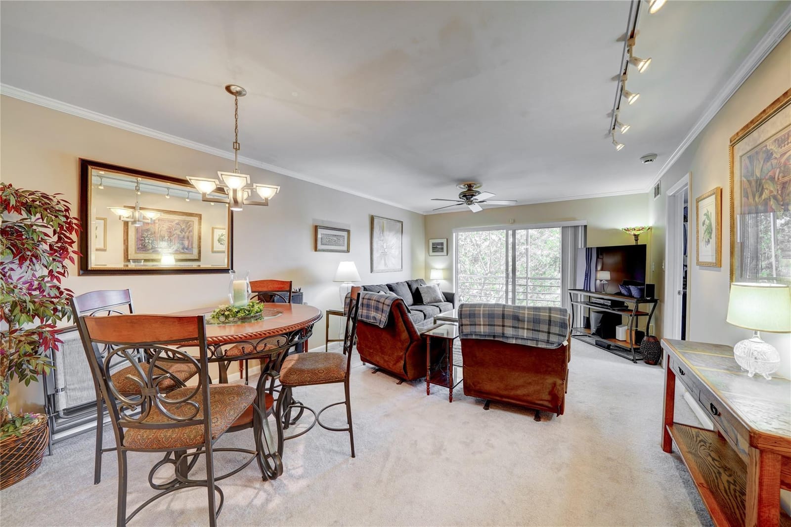 9440 Sunrise Lakes Boulevard 312 — photo 4