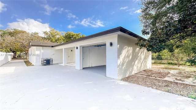 760 NW 125th Street, North Miami, FL 33168