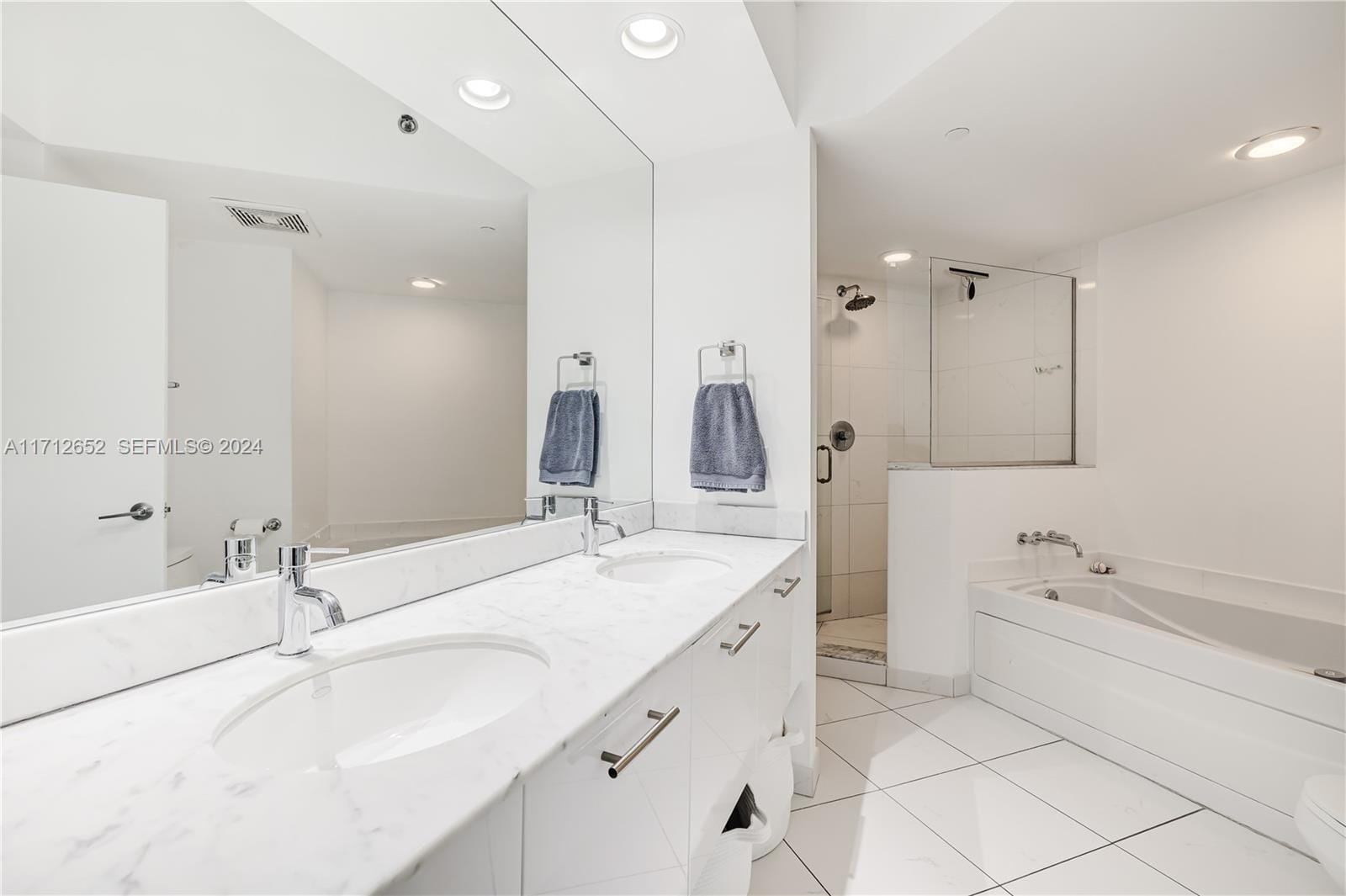 55 SE 6th Street 3407, Miami, FL 33131 photo 13