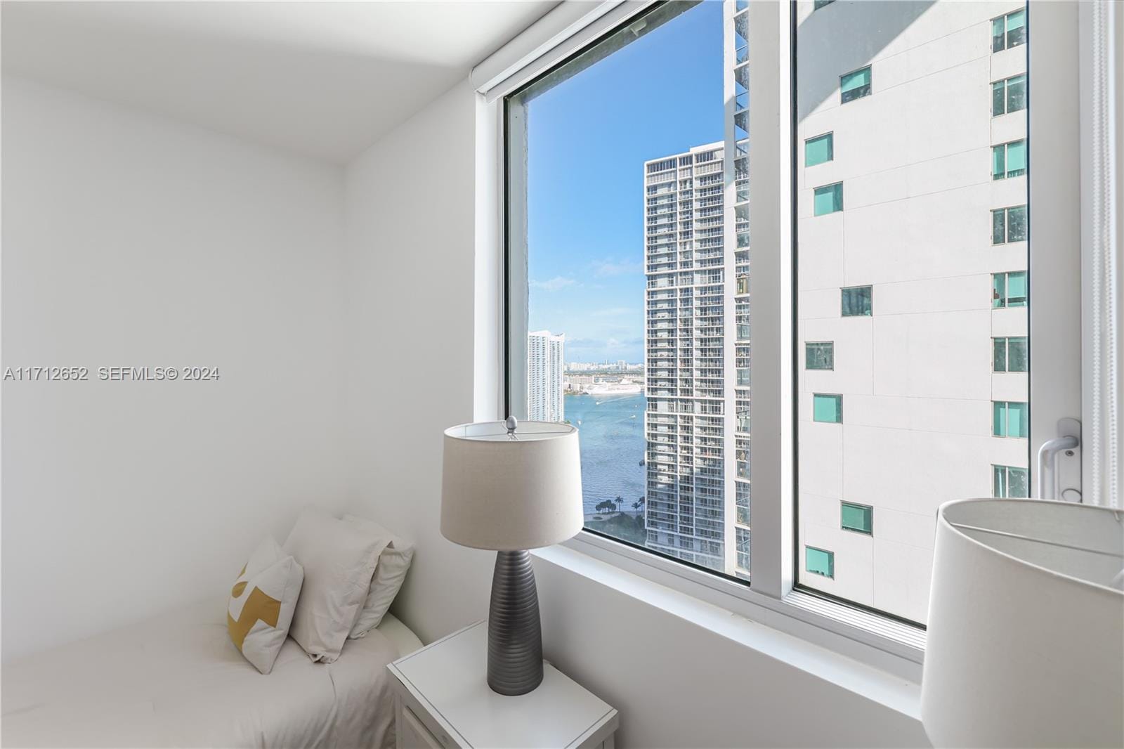 55 SE 6th Street 3407, Miami, FL 33131 photo 24