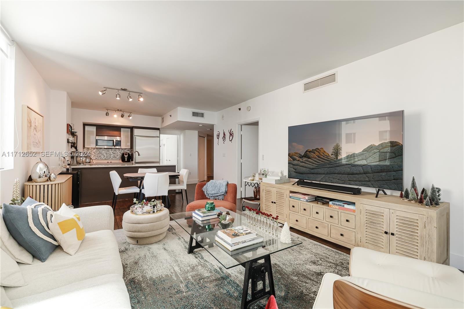 55 SE 6th Street 3407 — photo 8