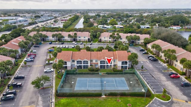 815 W Boynton Beach Boulevard 12-102, Boynton Beach, FL 33426