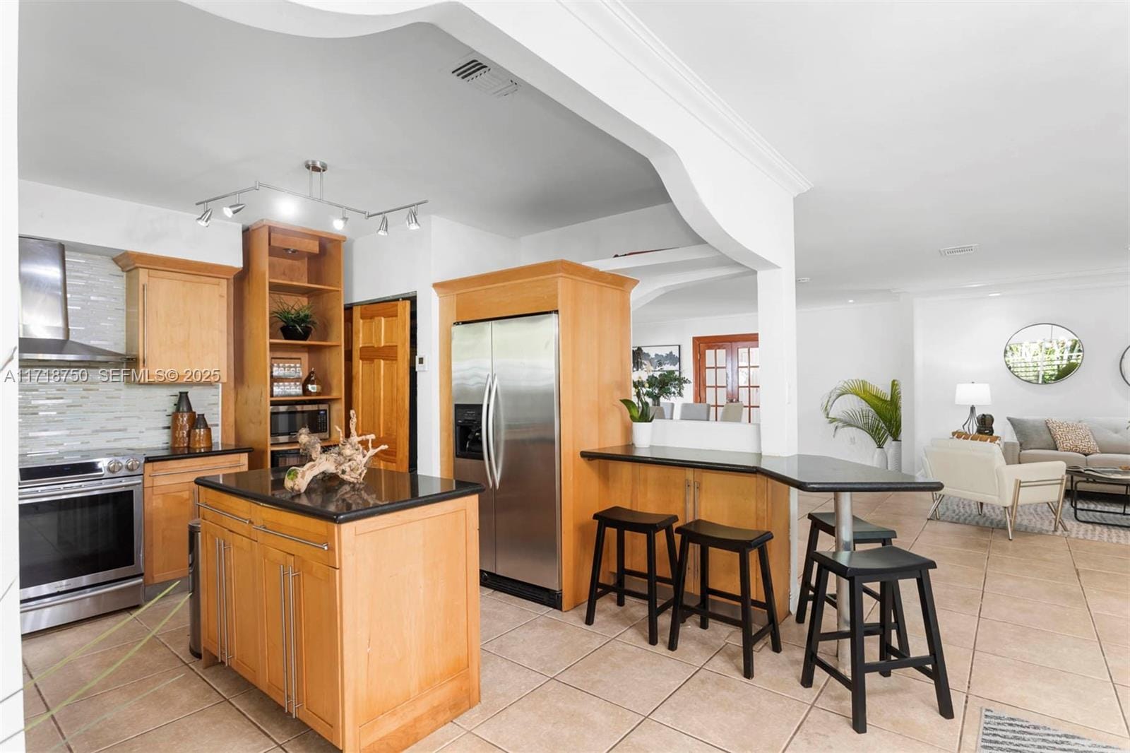6140 Pine Tree Drive, Miami Beach, FL 33140 photo 18