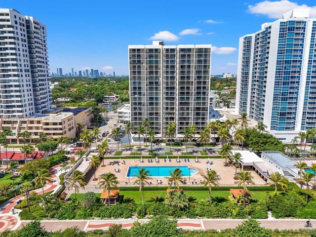 2625 Collins Avenue 309, sold in Oceanfront Plaza Condo, Miami Beach, FL
