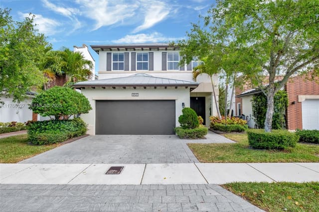 10543 NW 70th Lane, Doral, FL 33178
