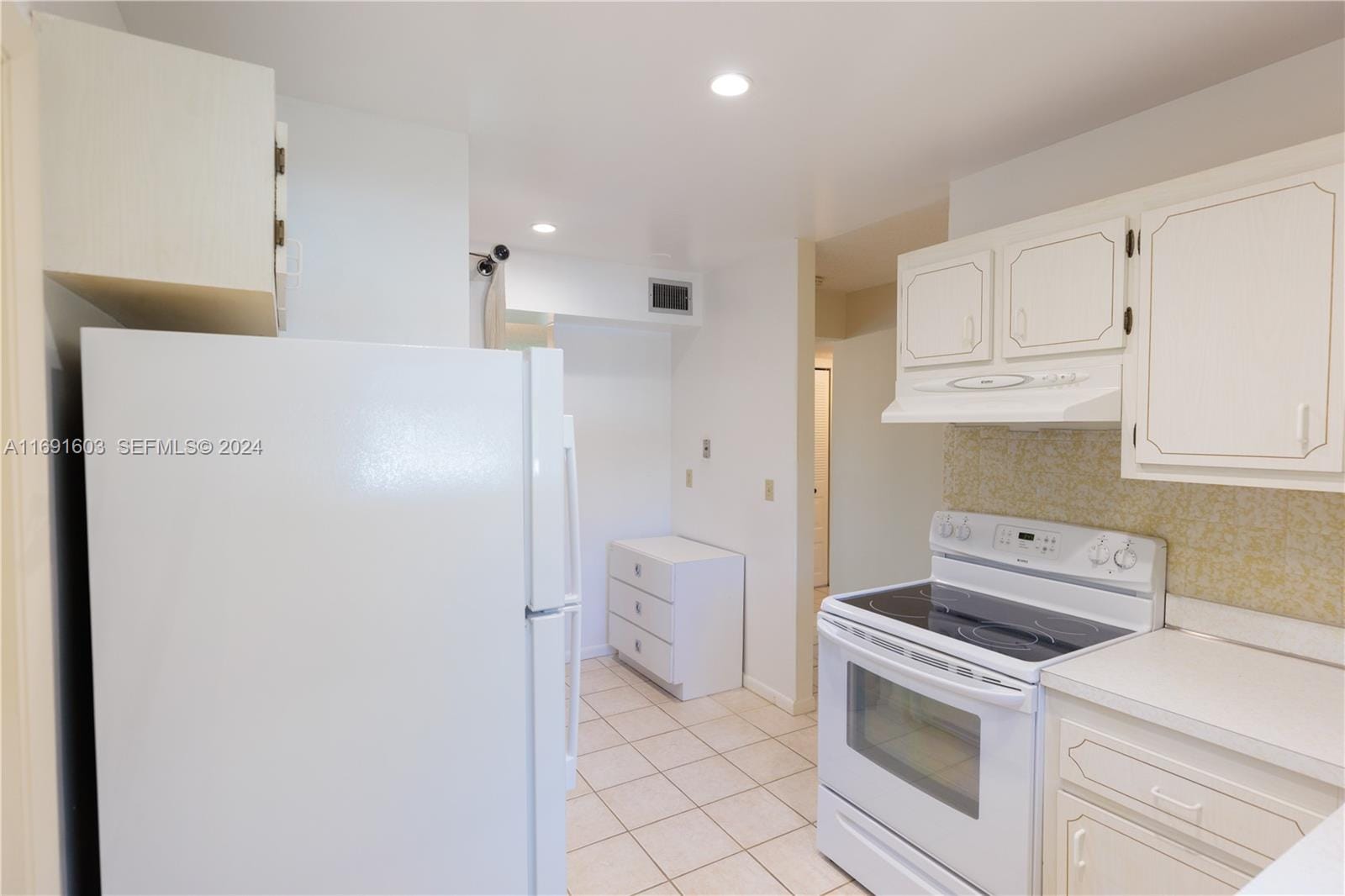 7708 Margate Boulevard C3-4, Margate, FL 33063 photo 13