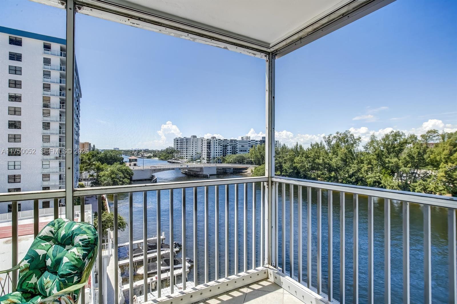 1505 N Riverside Drive 604 — photo 4