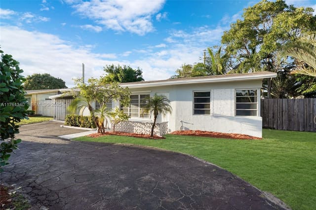 1441 NE 32nd Place, Pompano Beach, FL 33064