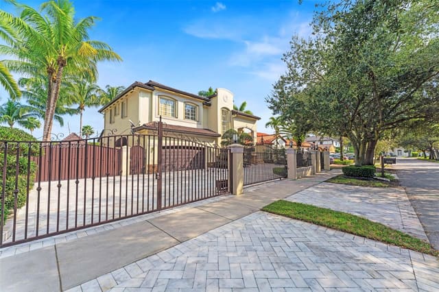 16801 NW 77th Place, sold in Francesca, Miami Lakes, FL