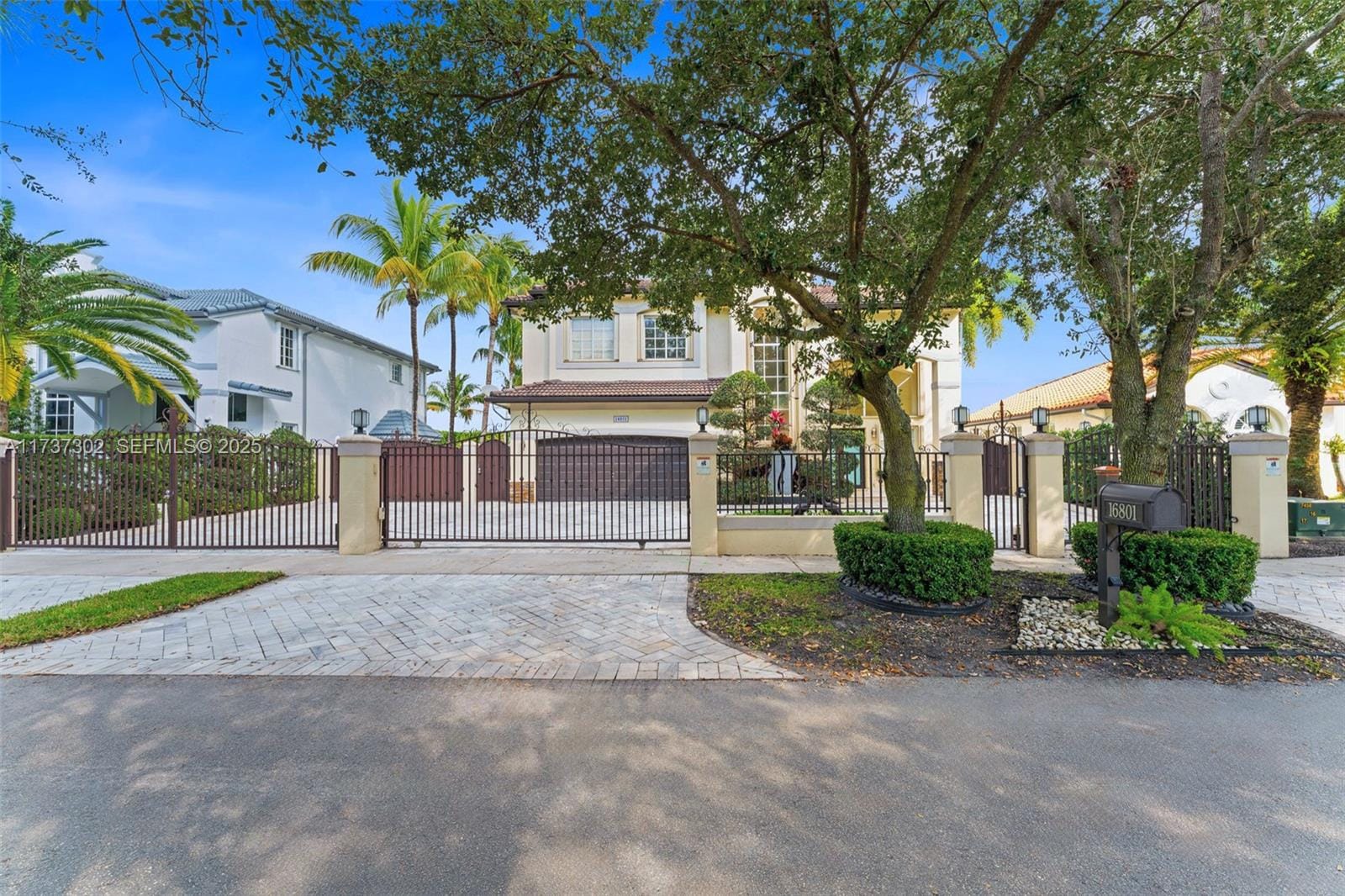 16801 NW 77th Place, Miami Lakes, FL 33016 photo 4