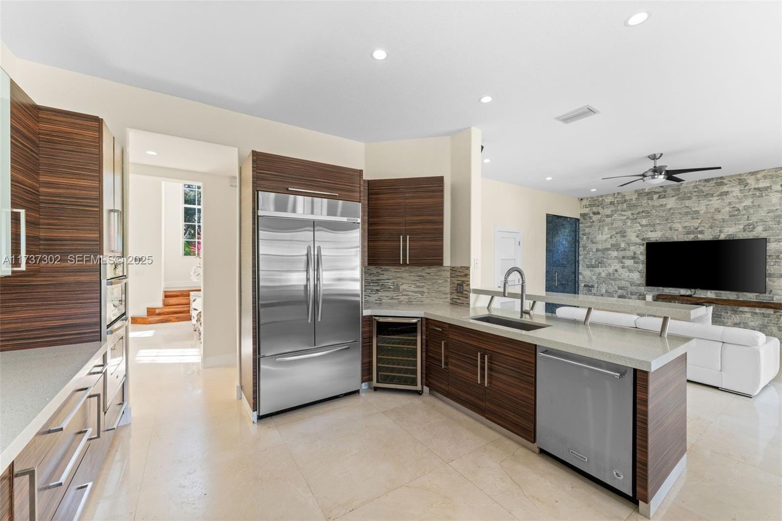 16801 NW 77th Place, Miami Lakes, FL 33016 photo 9